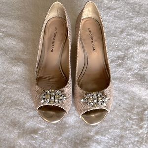 *Well Loved* Antonio Melani Peep Toe Wedges | Size 8